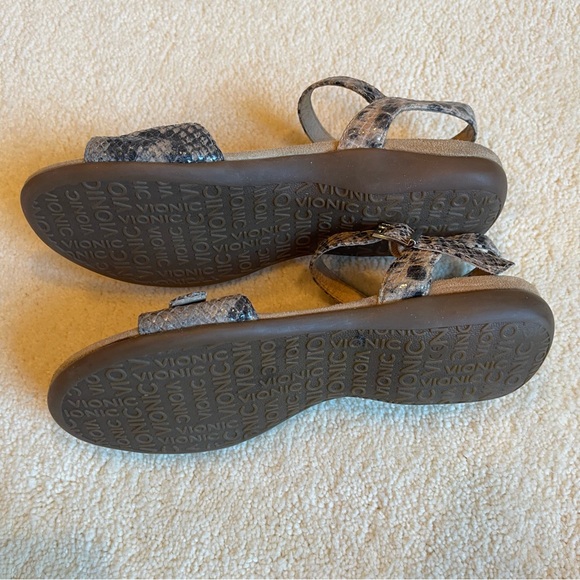 Vionic Alita Orthaheel Snake Print Leather Sandal Size 6 Tan - Picture 4 of 9